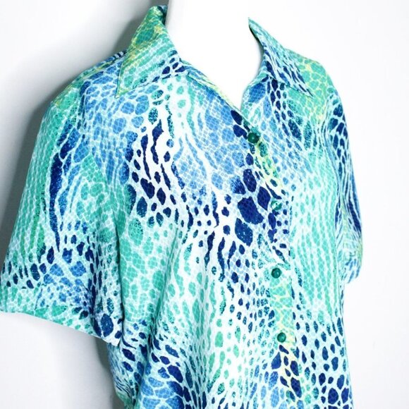 NWT Unisex Watercolor Print Button  Down Shirt by Alia - Picture 6 of 11